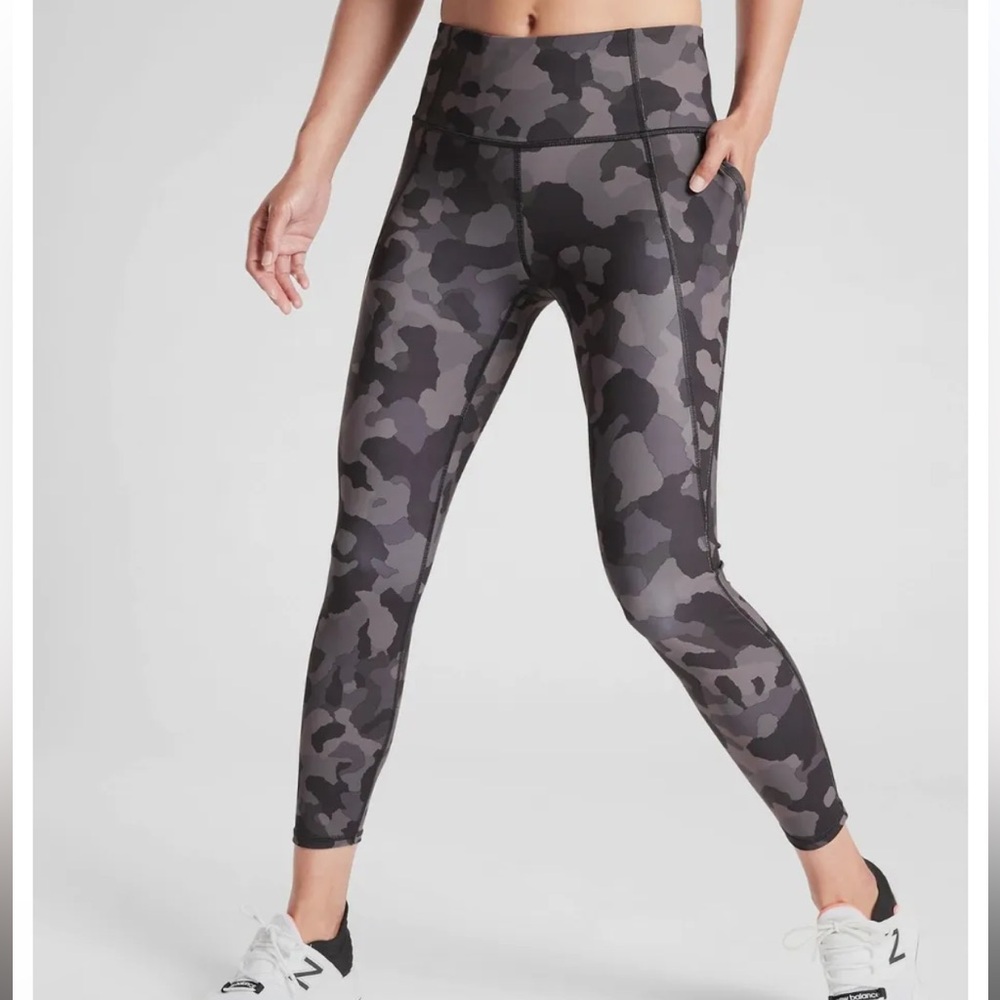Athleta Lightning Camo 7/8 Tight in SuperSonic